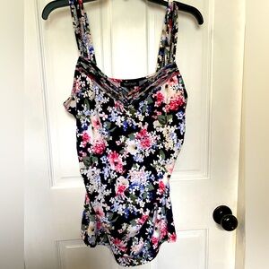 White House Black Market tank top. Size Large